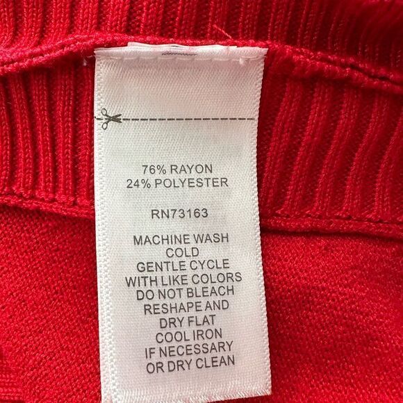 Red Sweater, Size Large, Cable & Gauge - Picture 8 of 8